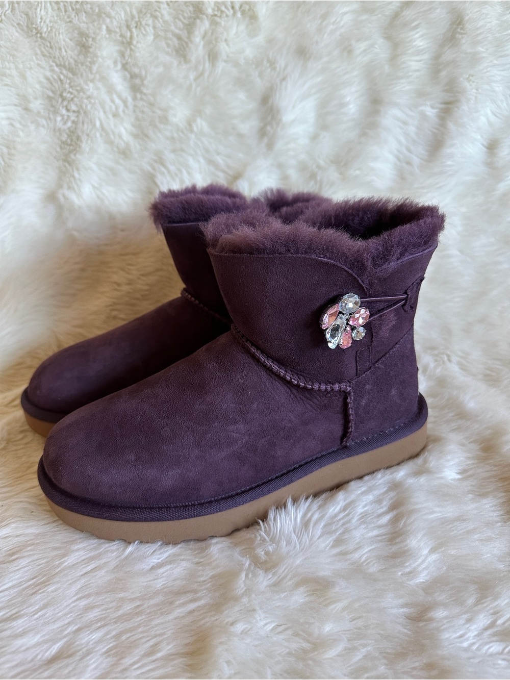 NIB! Ugg Women's Mini Bailey Button Gem In Purple Suede Sheepskin Boots Size US5
